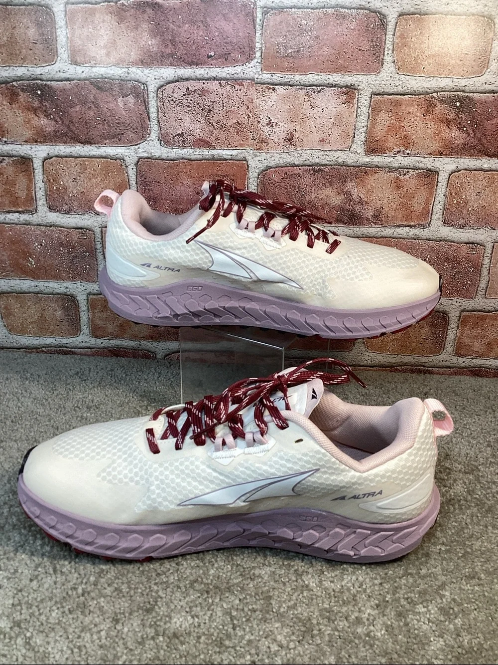Altra Outroad women’s road to trail running shoes size 11